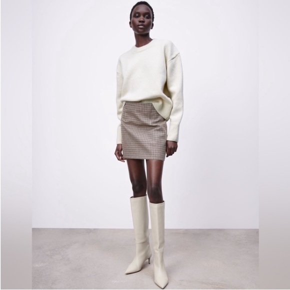 L. Zara 100% Wool Sweater - Picture 9 of 14